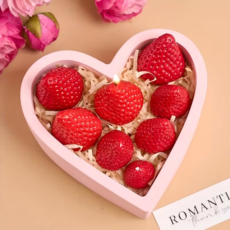 Strawberry Silicone Candle Mol - огляд і ціна Soap Making Utensils